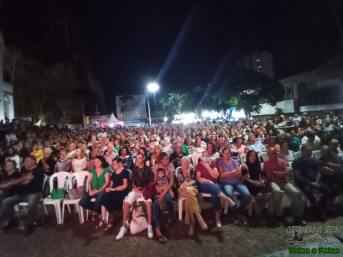 2023-05-06-Dia-das-maes-Moacyr-Franco-na-praca-002